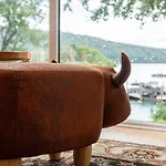 Mere Lodge - Lake Views *